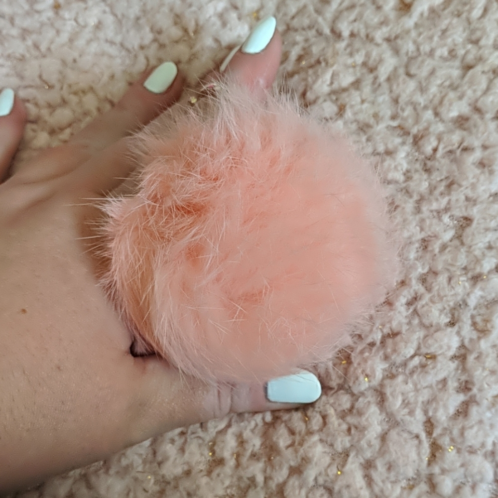 ✨5 for $25✨ Baby Pink Pom Pom Key Chain